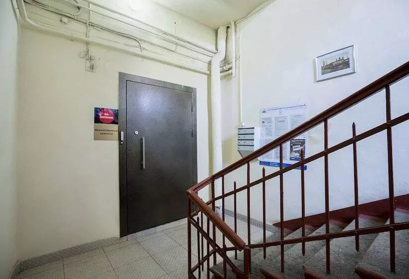 ホテル Apartments On Lebedeva 10v