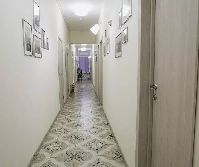 ホテル Apartments On Lebedeva 10v