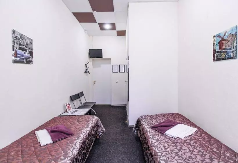 ホテル Apartments On Lebedeva 10v