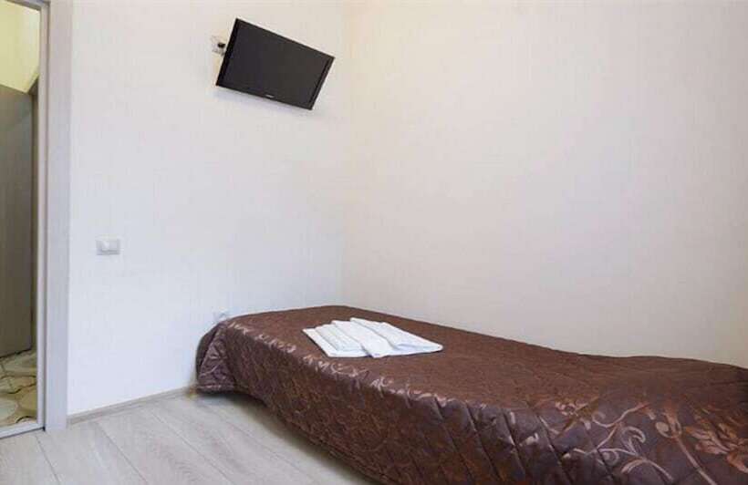 Отель Apartments On Lebedeva 10v