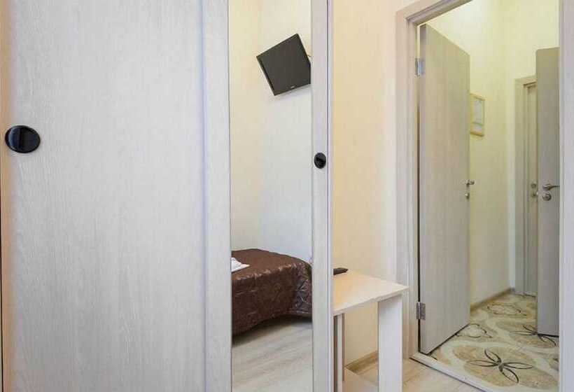 Отель Apartments On Lebedeva 10v