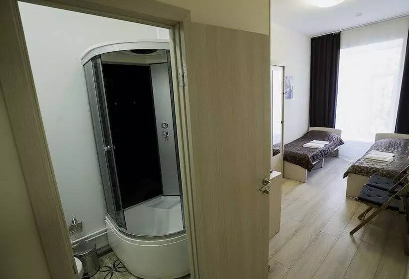 ホテル Apartments On Lebedeva 10v