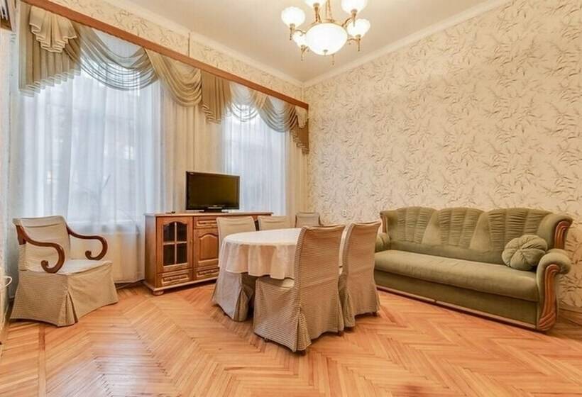 Ludwig Apartments On 4 Ya Liniya