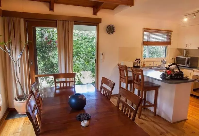 Mystic View Cottage Wandiligong