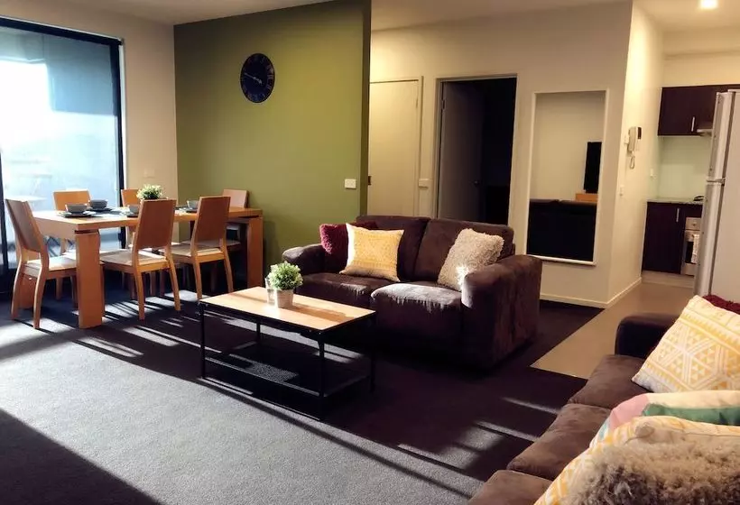 Port Melbourne Beach Front Apartment