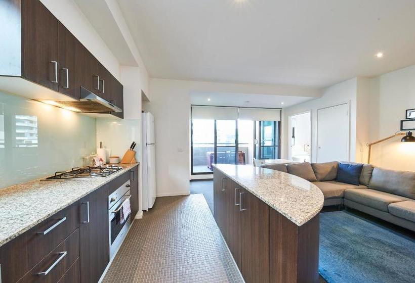 Port Melbourne Beach Front Apartment