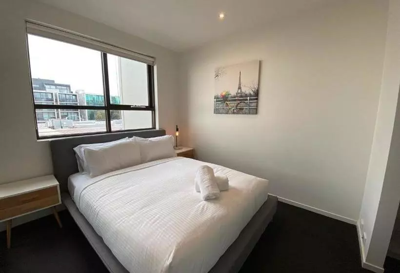 Port Melbourne Beach Front Apartment