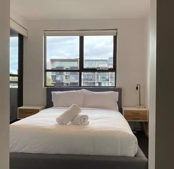 Port Melbourne Beach Front Apartment