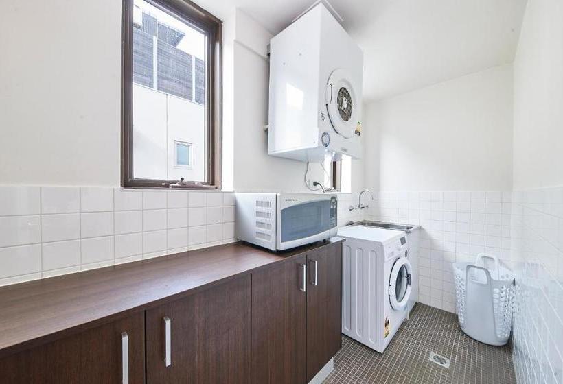 Port Melbourne Beach Front Apartment