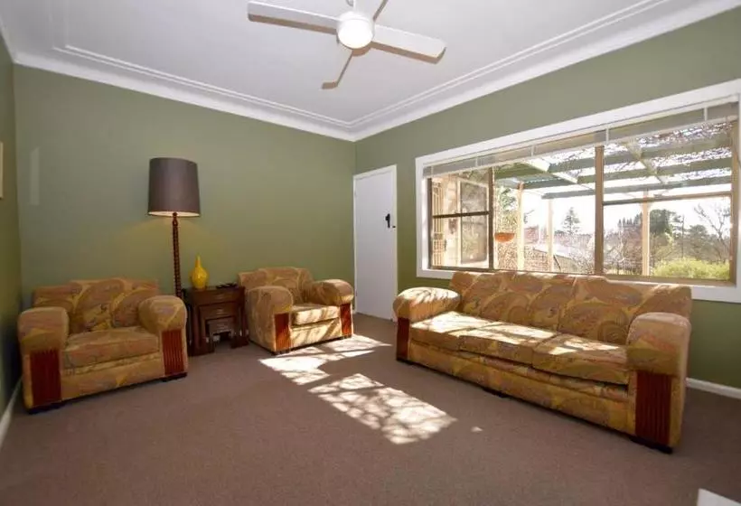 Raspberry Terrace Of Leura