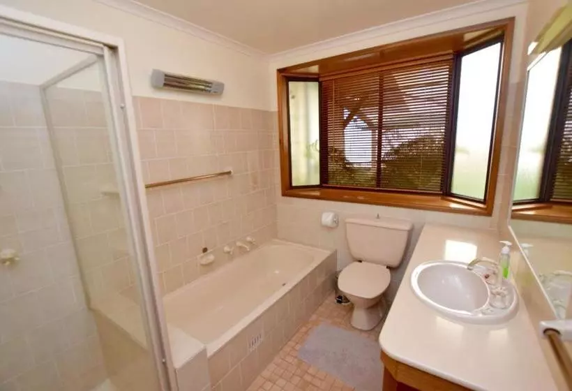 Raspberry Terrace Of Leura