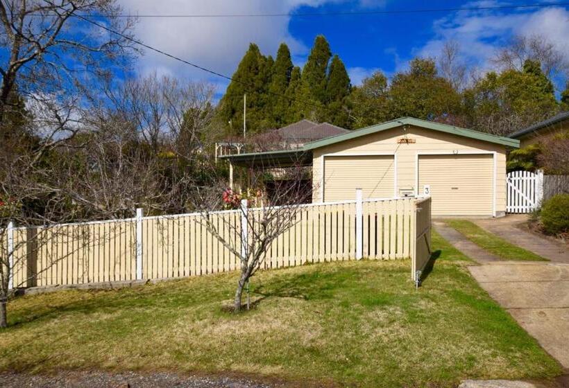 Raspberry Terrace Of Leura