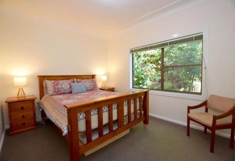 Raspberry Terrace Of Leura