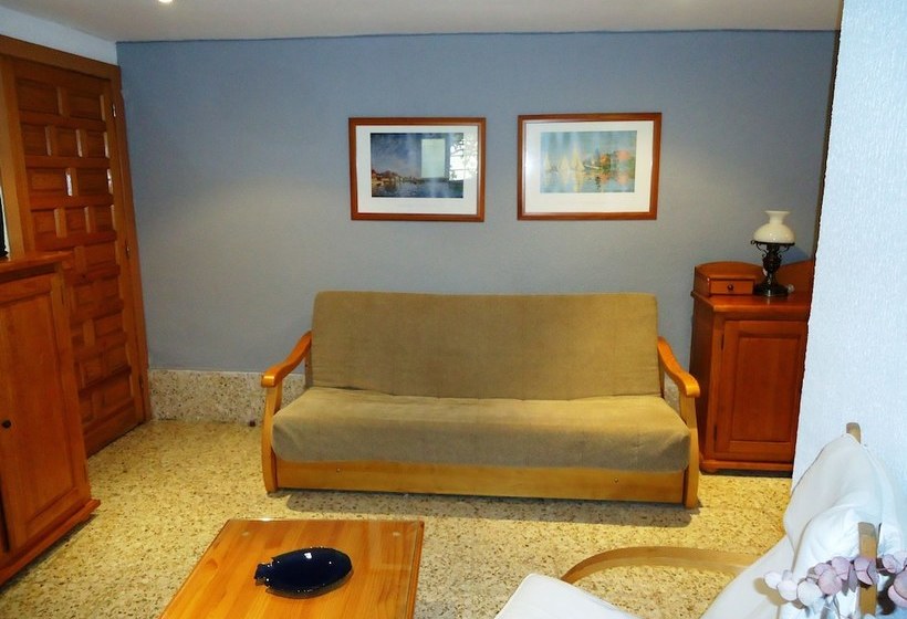 Mas Del Bot Family Apartments