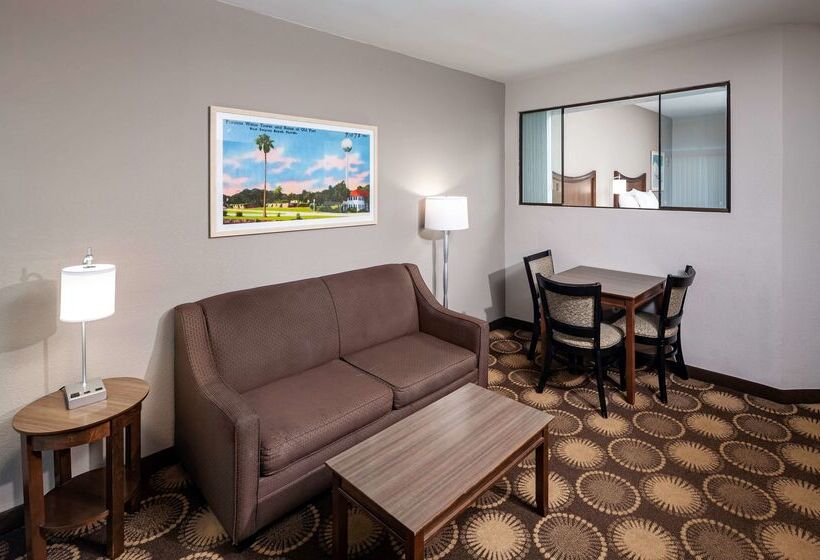 Best Western New Smyrna Beach Hotel & Suites