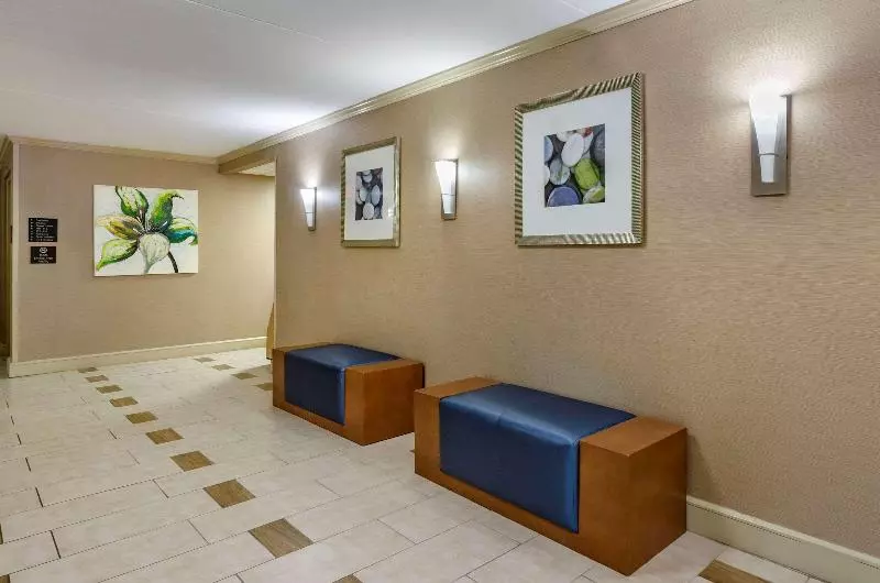 هتل Comfort Inn Roanoke Civic Center