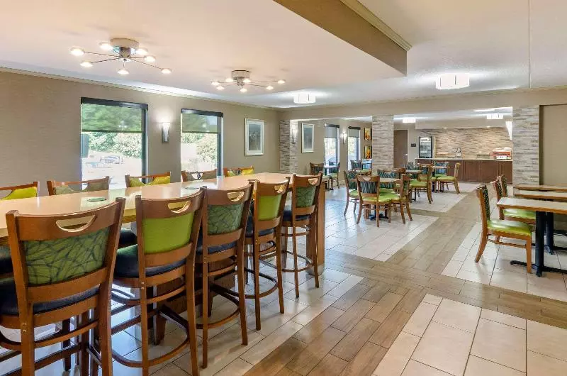 هتل Comfort Inn Roanoke Civic Center