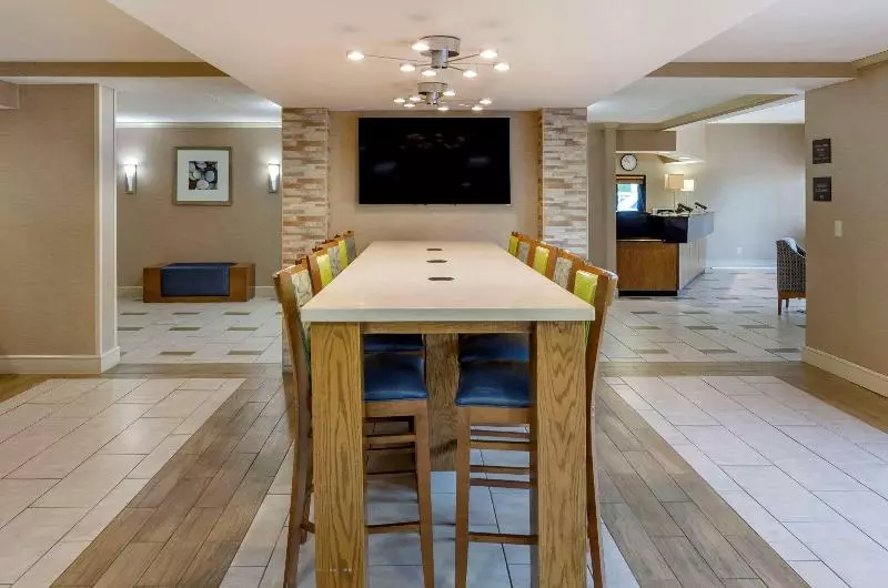 هتل Comfort Inn Roanoke Civic Center