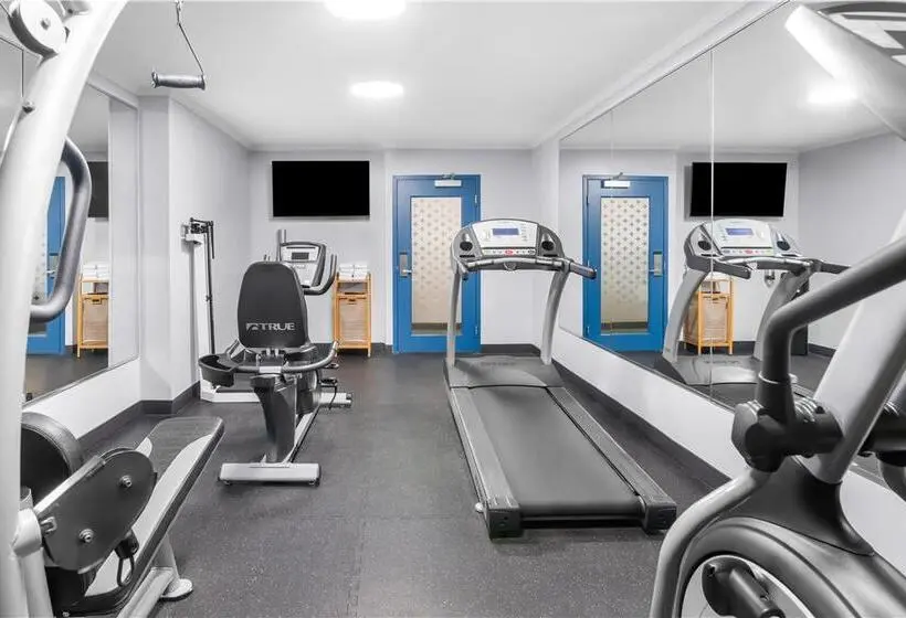 ホテル Comfort Inn Roanoke Civic Center