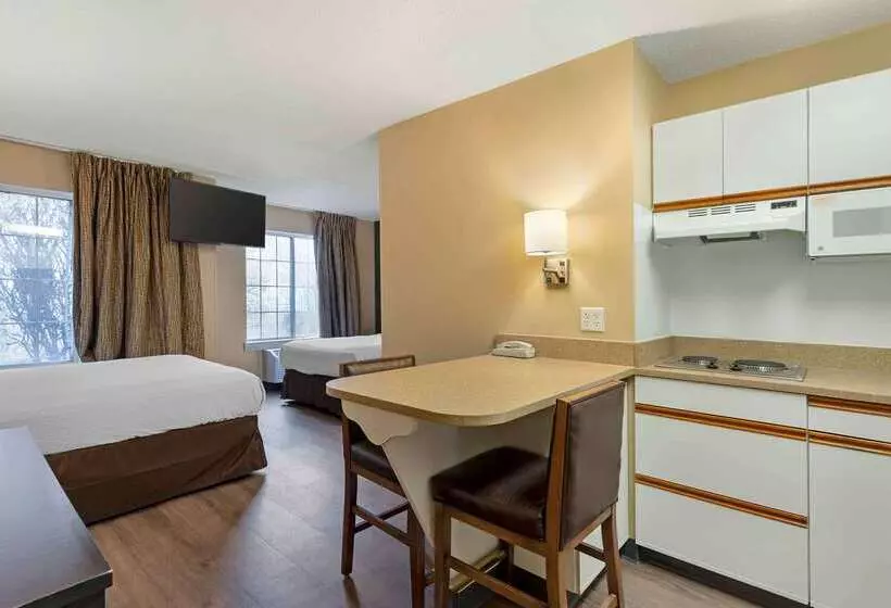 هتل Extended Stay America Select Suites   St Louis   Airport   Central