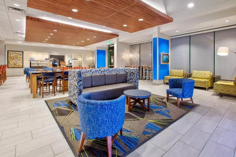 Holiday Inn Express Hotel & Suites Virginia Beach Oceanfront, An Ihg