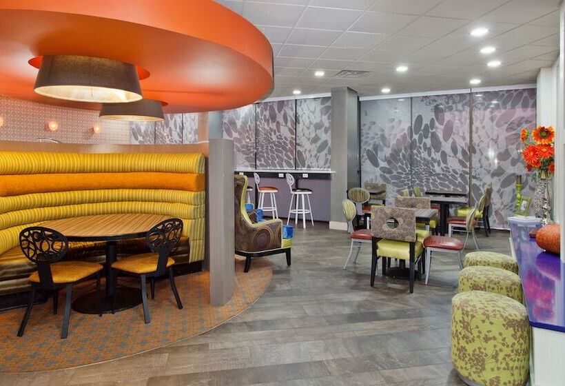 فندق Holiday Inn Express Atlanta Galleria Ballpark Area, An Ihg