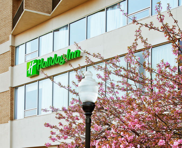 هتل Hilton Arlington Rosslyn The Key