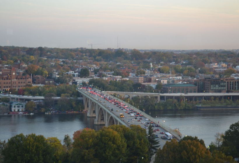 هتل Hilton Arlington Rosslyn The Key