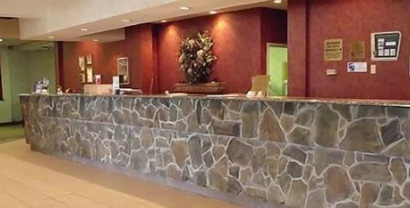 Отель Holiday Lodge And Conference Center