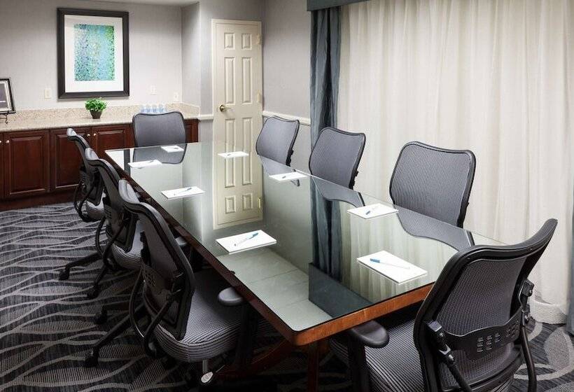 هتل Homewood Suites By Hilton Newarkcranford