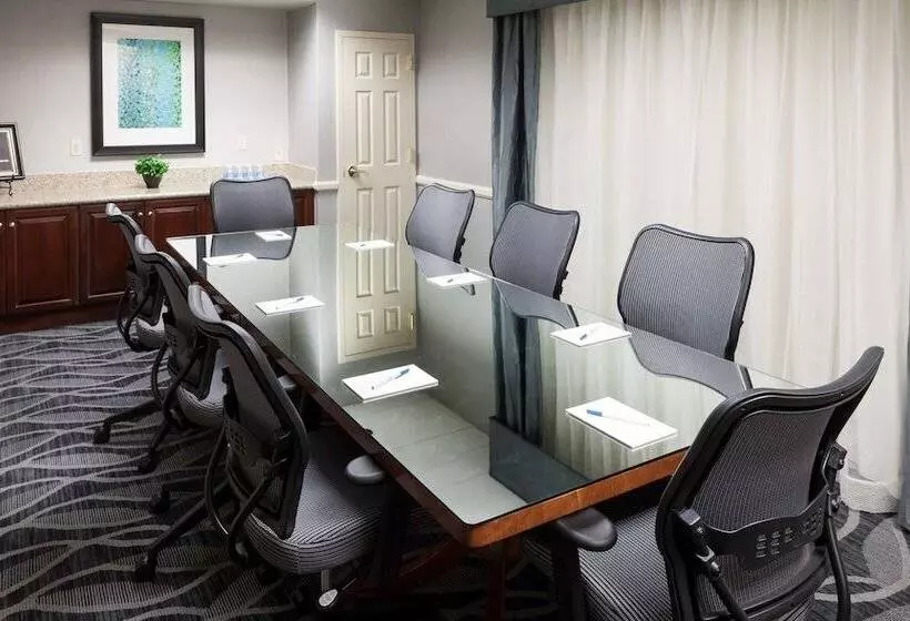 בית מלון כפרי Homewood Suites By Hilton Newarkcranford