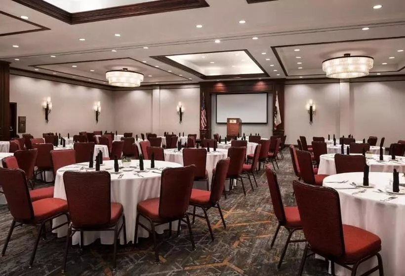 Hotel Marriott Riverside At The Convention Center