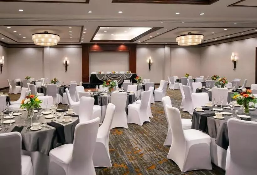 Hotel Marriott Riverside At The Convention Center