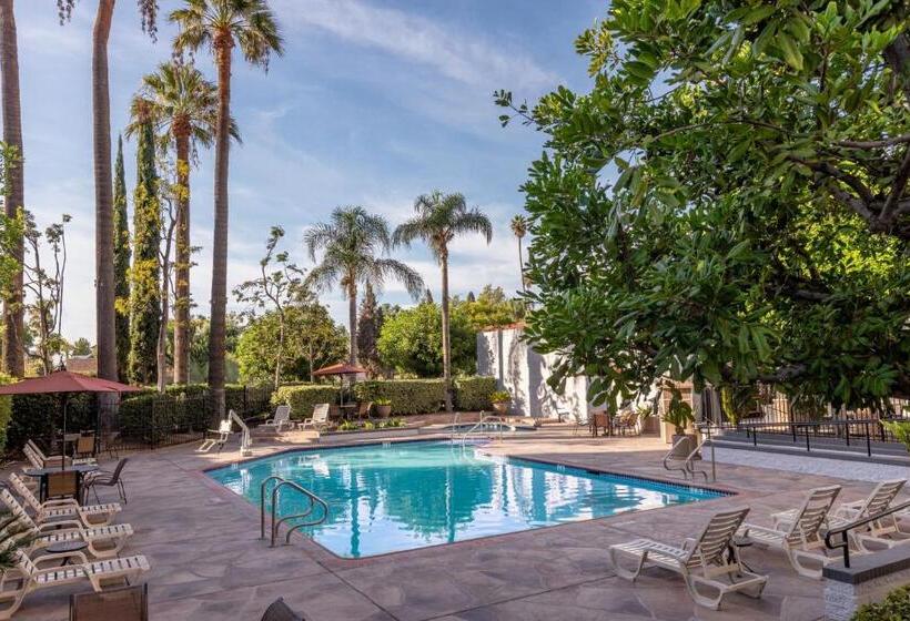 בית מלון כפרי Marriott Riverside At The Convention Center