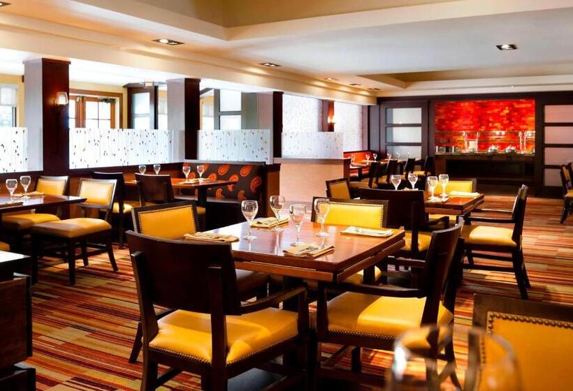 בית מלון כפרי Marriott Riverside At The Convention Center