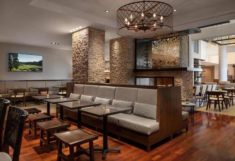 בית מלון כפרי Marriott Riverside At The Convention Center