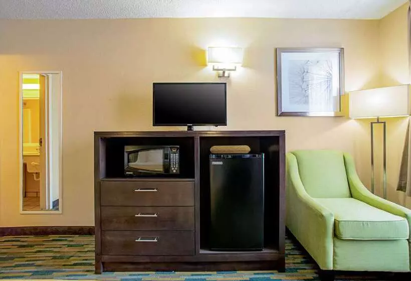 فندق Quality Inn Near Six Flags St. Louis
