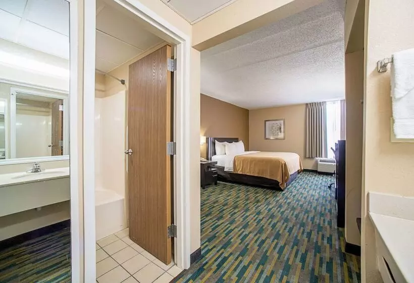 فندق Quality Inn Near Six Flags St. Louis