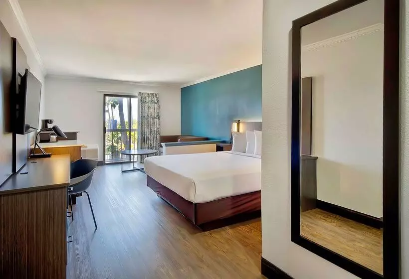 Отель Studio 6 Suites Lawndale, Ca South Bay