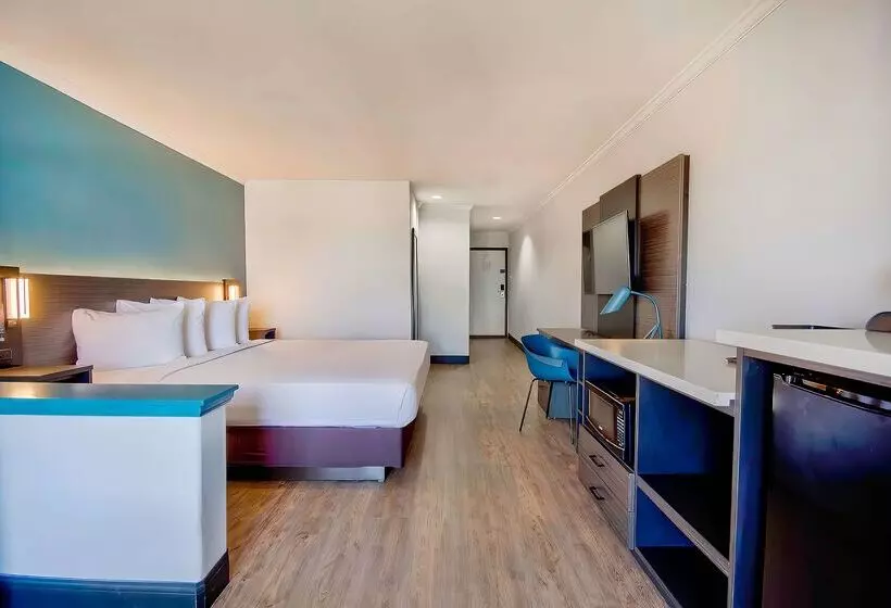 Отель Studio 6 Suites Lawndale, Ca South Bay