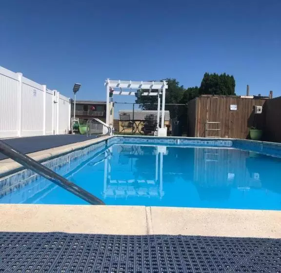 Motel Super 8 By Wyndham Ontario