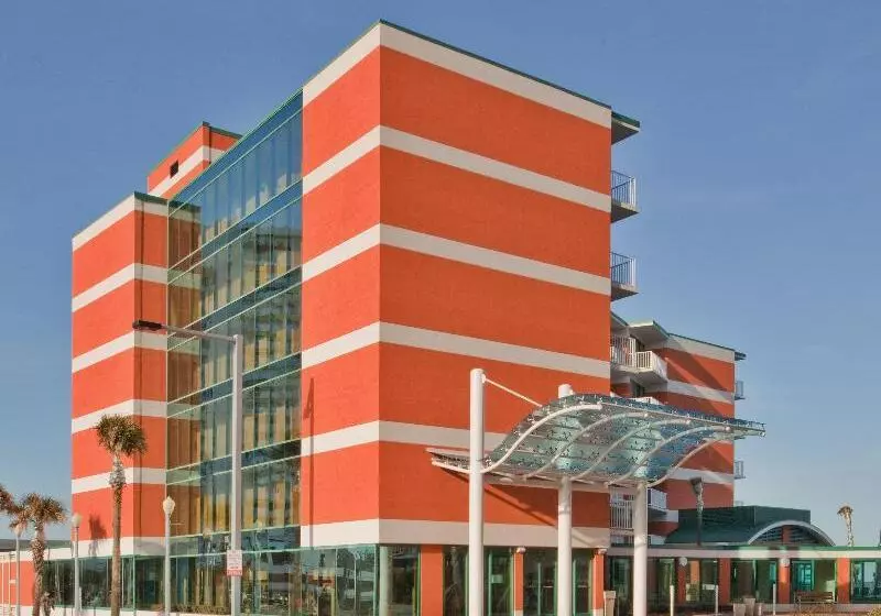 استراحتگاه Holiday Inn & Suites Virginia Beach   North Beach, An Ihg