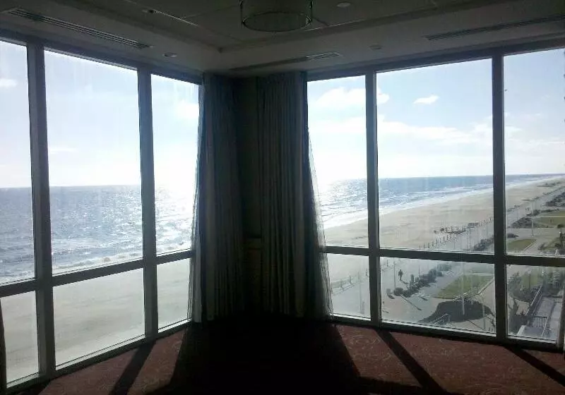 استراحتگاه Holiday Inn & Suites Virginia Beach   North Beach, An Ihg