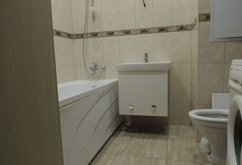 Apartments On Kosmonavtov