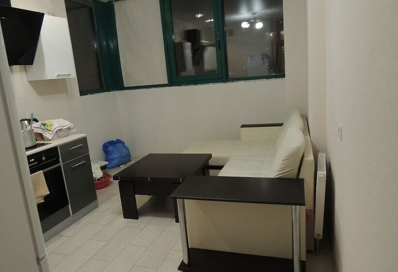 Apartments On Kosmonavtov