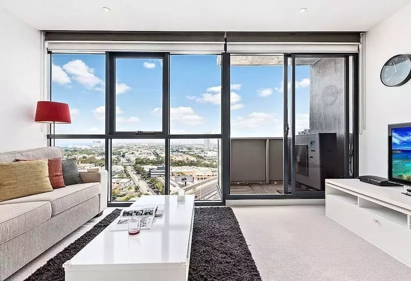 Joyce, 1bdr Southbank Apartment