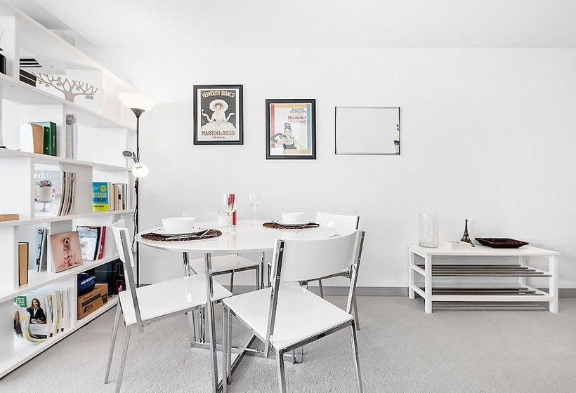 Joyce, 1bdr Southbank Apartment