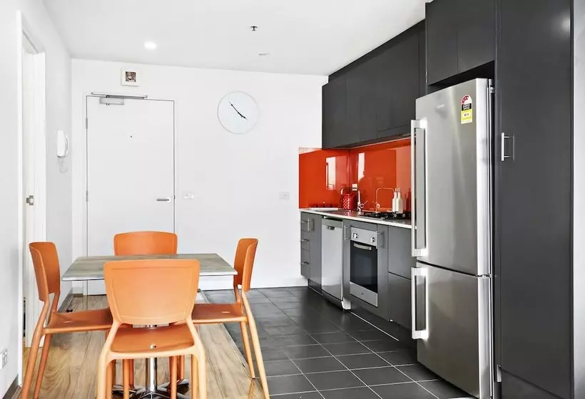 Joyce, 1bdr Southbank Apartment