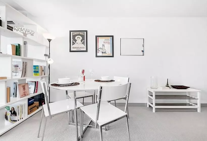 Joyce, 1bdr Southbank Apartment