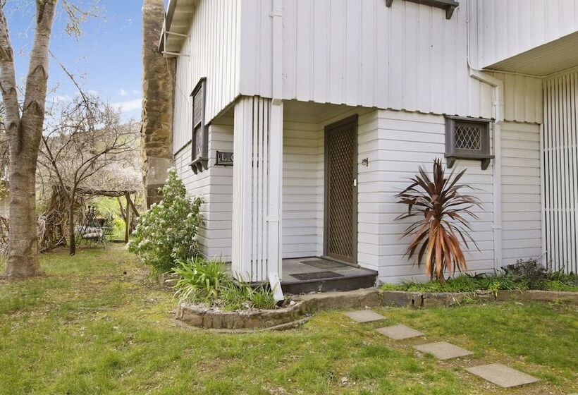 Le Chateau   Centrally Located